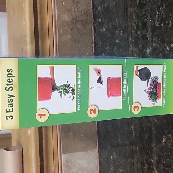 NIB Topsy Turvy Upside Down Hummingbird Hang-out Planter. - Picture 4 of 8